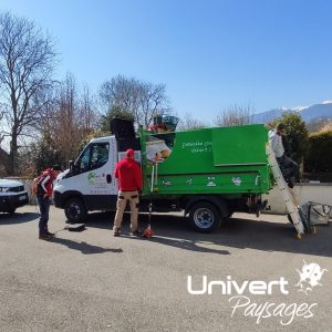 entretien de jardin en services à la personne - crédit d'impot- aide à la personne à domicile - jardinier tonte taille herbe (4)