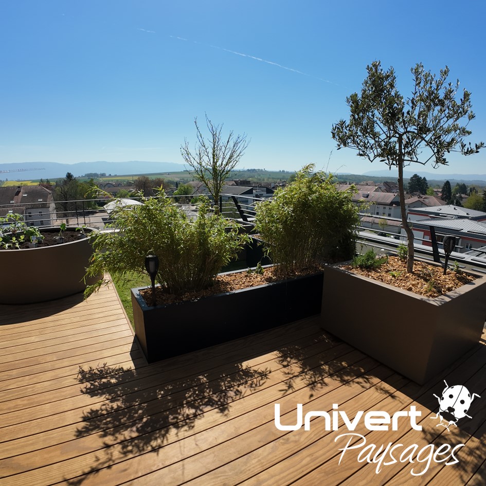 aménagement extérieur paysager sur un balcon en attiue Saint-genis-pouilly terrasse bois gradsystem toiture végétalisée (1)