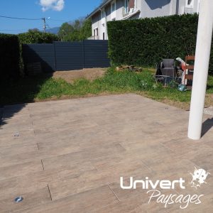 Terrasse grès cérame aspect bois jardin paysagiste pays-de-gex aménagement extérieur pas japonais strcuture grad stonerail (8)