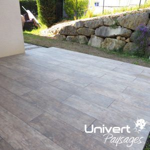 Terrasse grès cérame aspect bois jardin paysagiste pays-de-gex aménagement extérieur pas japonais strcuture grad stonerail (8)