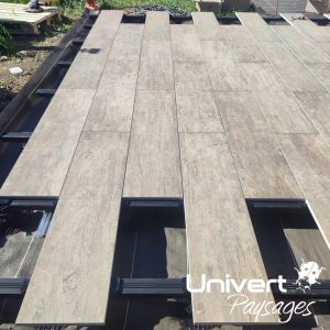 Terrasse grès cérame aspect bois jardin paysagiste pays-de-gex aménagement extérieur pas japonais strcuture grad stonerail (8)