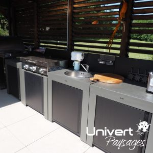 Aménagement paysager Divonne Pays-de-gex Univert Coccinelle piscine terrasse grès cérame abri mur plantations fruitiers arbres fleurs jardin